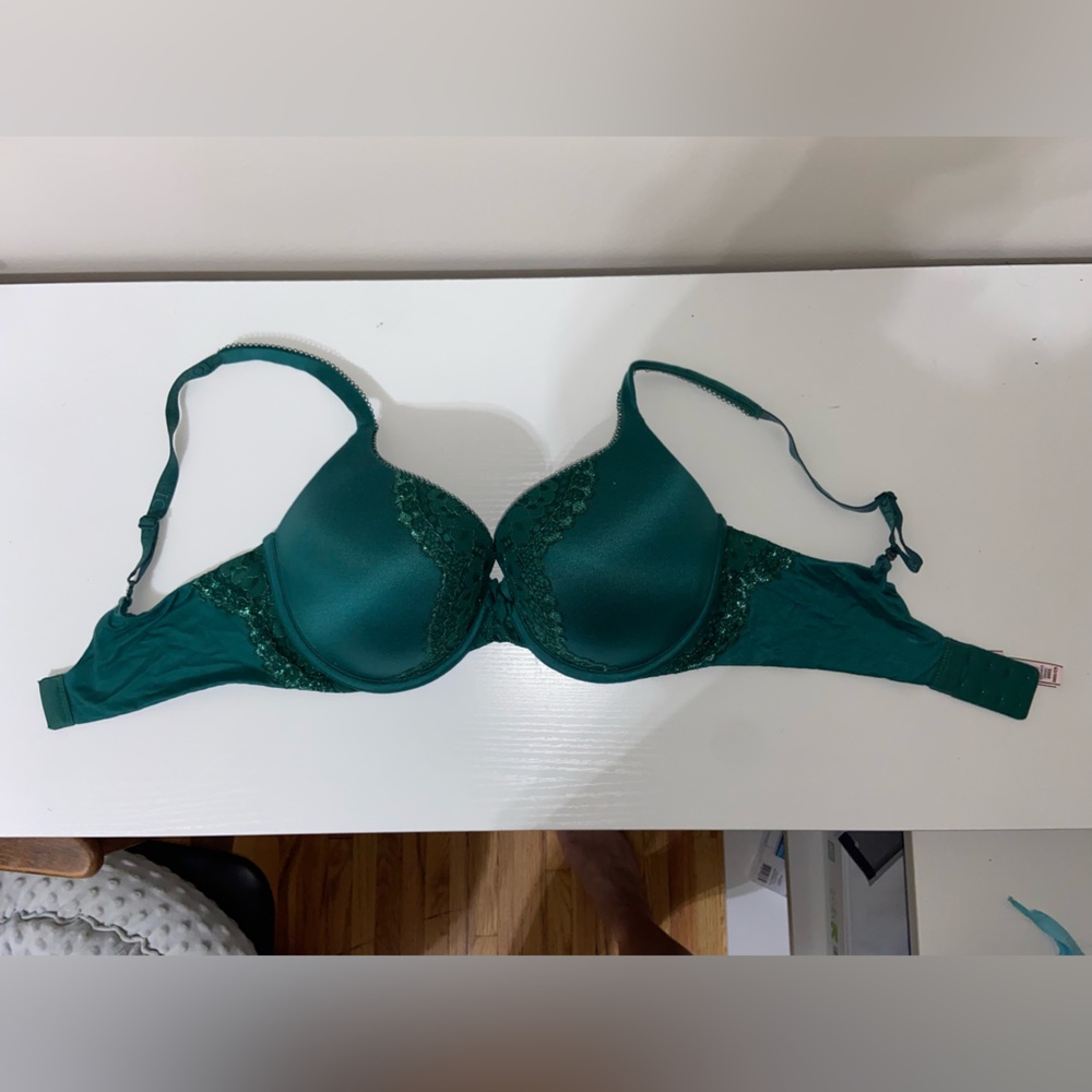 34DD Victorias Secret Bra